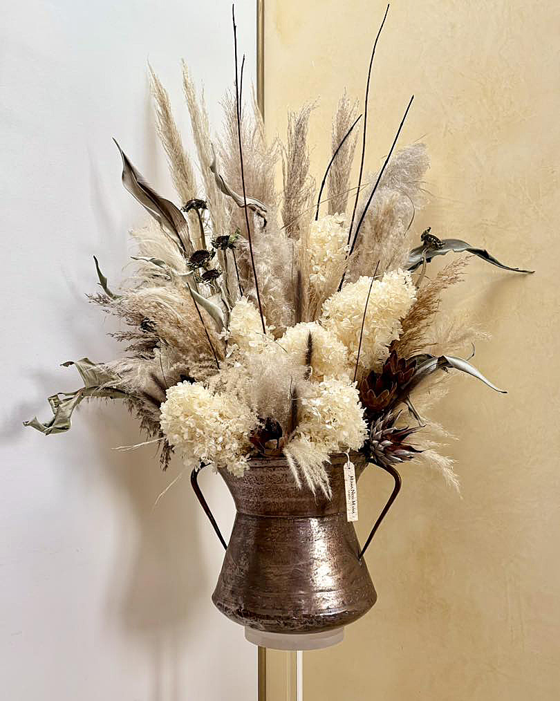 La conca aquilana di rame e i fiori stabilizzati di M'Ama Non M'Ama